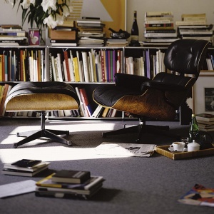 VITRA křeslo Eames Lounge Chair & Ottoman tmavý ořech Premium Nero